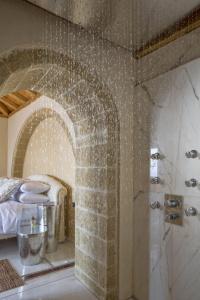 Moni Emvasis Luxury Suites - 89