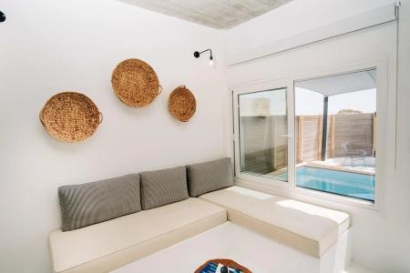 Mesanto Luxury Suites - 6