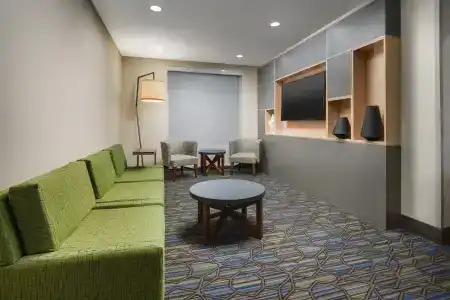 Holiday Inn Express & Suites-Yosemite Park Area, an IHG - 4