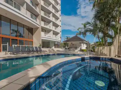 Broadbeach Savannah - 13