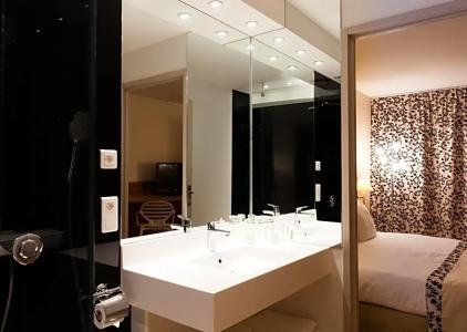 hÔTel c Suites Chambres Spacieuses - 48