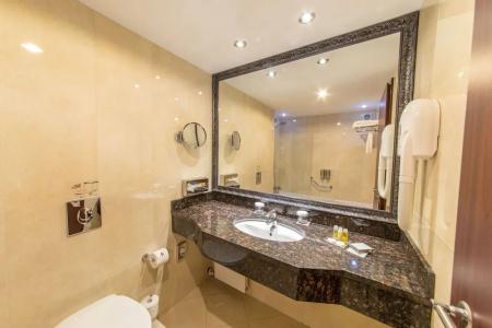 Ramada & Suites by Wyndham Bucharest North - 45