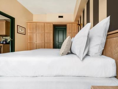 Camperio House Suites & - 16