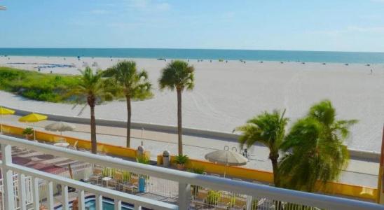 Page Terrace Beachfront - 15