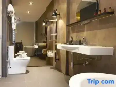 Yan (SG Clean, Staycation Approved) - 66
