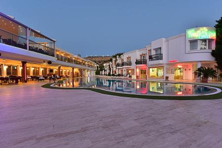 Tropicana Beach - 10