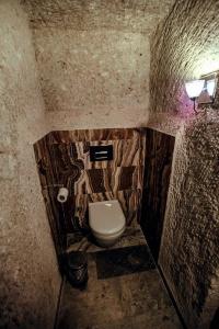 Oread Cave Suites - 352