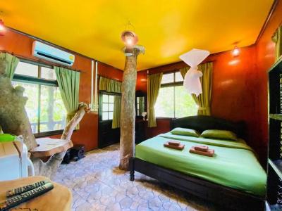Khao sok tree house resort - 6