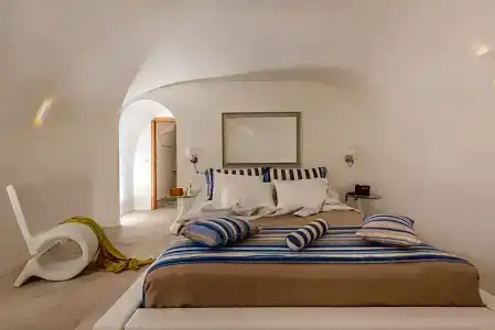 Elite Luxury Suites - 103