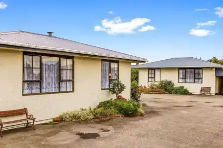 Econo Lodge Canterbury Court - 40