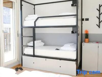 lo Hostel - 30