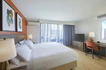 Courtyard by Marriott Waikiki Beach - 44