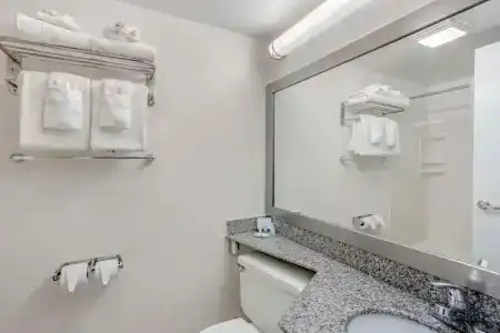 Quality Inn Riverview Enola-Harrisburg - 37