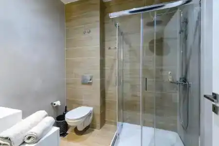 Bellevue Suites - 123