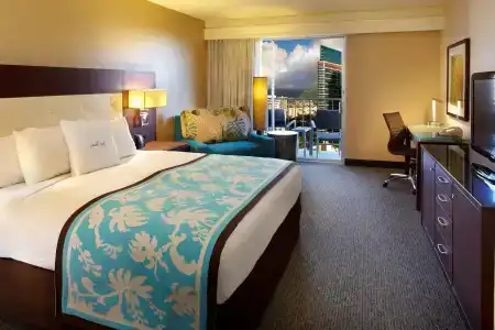 DoubleTree by Hilton Alana - Waikiki Beach - 5