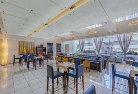 Hyatt Regency Dubai - Corniche - 14