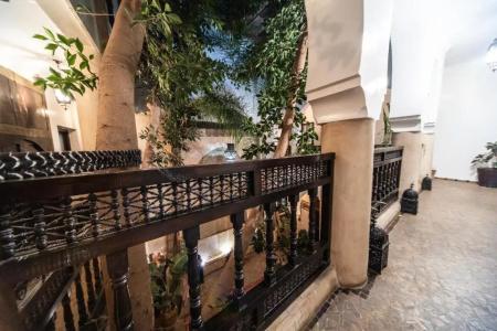 Riad Mur Akush - 17