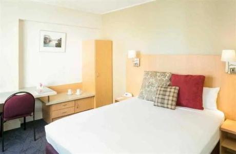 ibis World Square - 39