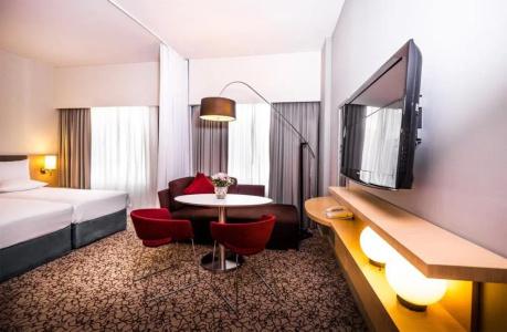 Novotel Suites Dubai Mall of the Emirates - 60
