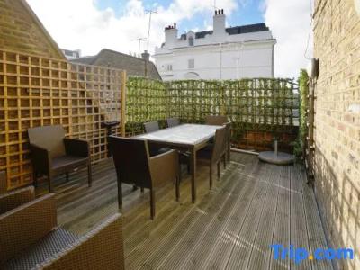 Queensgate Court - 100