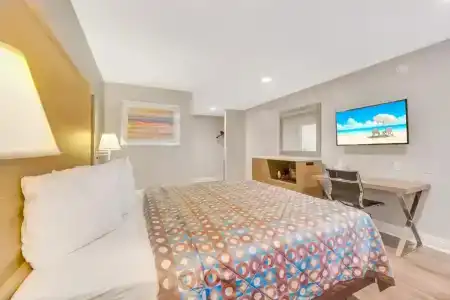 414 Anaheim - 66