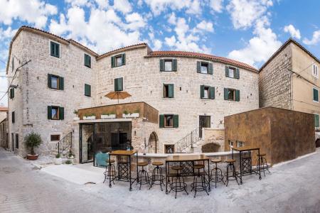 Heritage Palace Varos - Mag Quaint & Elegant Boutiques - 0