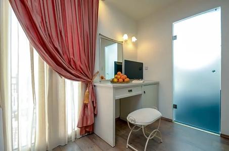 Aeolis Boutique - 149