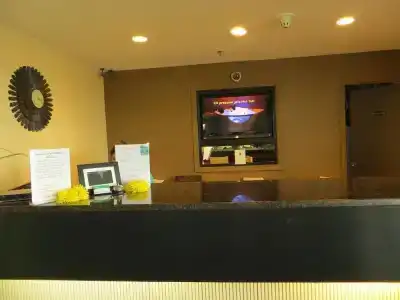 Homestyle Inn and Suites - 15