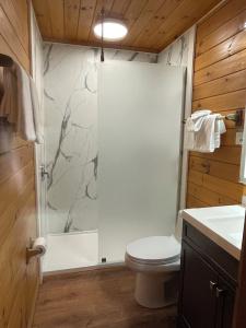 Lake Crest Inn - 73