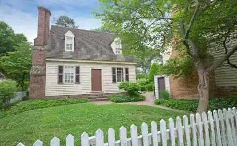 Colonial Houses - A Colonial - 18