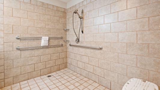 Best Western Plus Airport - Kci East - 85