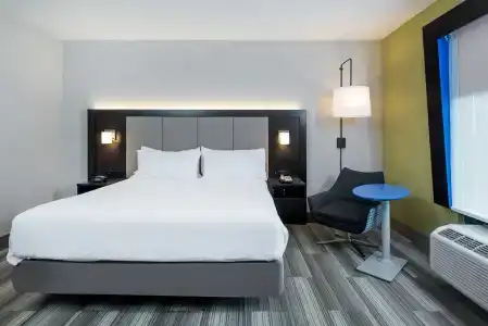Holiday Inn Express & Suites i-95 & i-20 Civic Ctr, An Ihg - 37