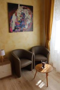 Damiani & Sister Guesthouse - 16