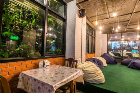 18 Coins Cafe & Hostel - 21
