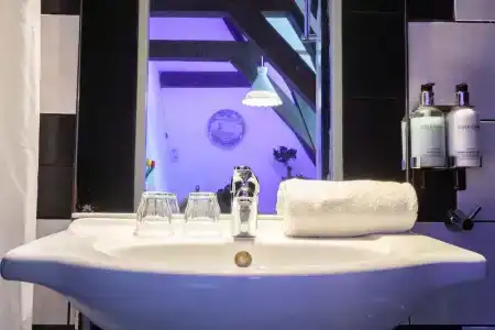 Tulip Guesthouse - 8