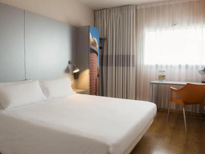 b&b Figueres - 64