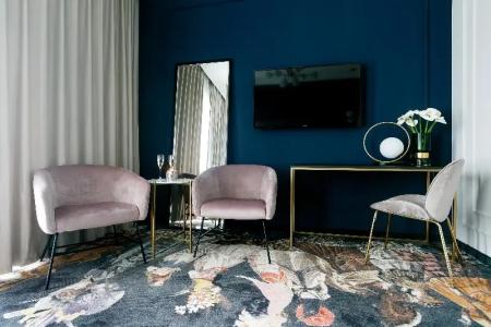 Queen Boutique - 43