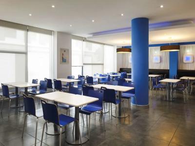 Ibis Budget Málaga Centro - 17