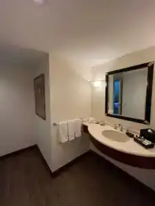 Cambridge Suites - 37