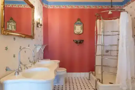 Martine Inn - 39