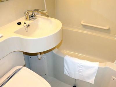 Toyoko Inn Osaka Tsutenkaku Mae - 14