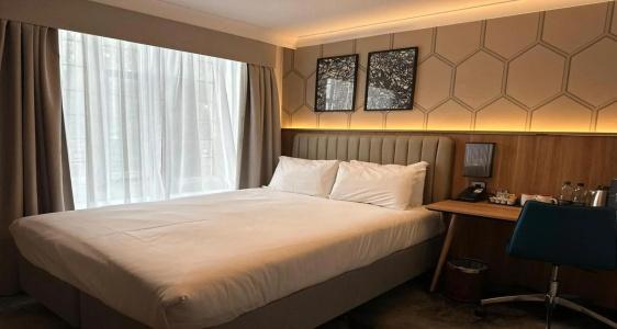 London Chigwell Prince Regent, BW Signature Collection - 6