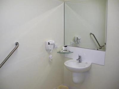 Cairns Queenslander & Apartments - 25
