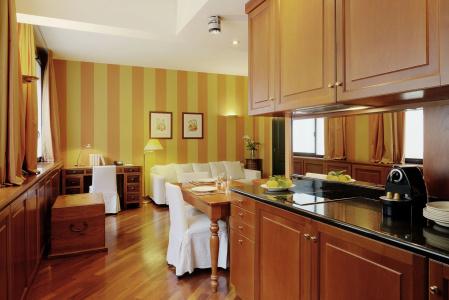 Camperio House Suites & - 25
