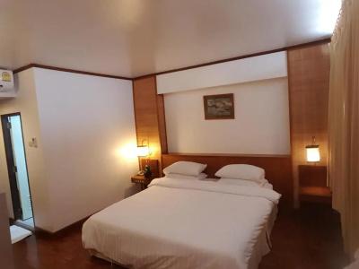Dusit - 32