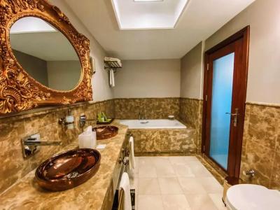 Doubletree by Hilton Van - 10