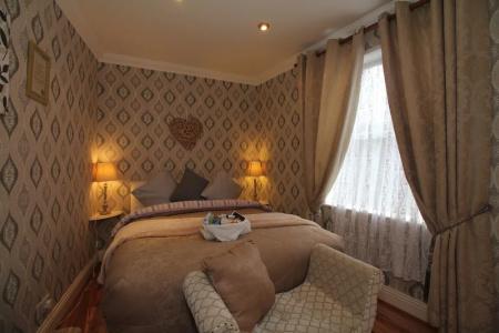 Donnybrook Hall - 28