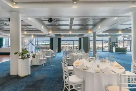 Hilton - 28