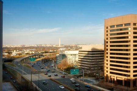 Embassy Suites by Hilton Crystal City National Airport - 68