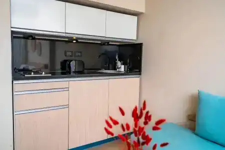Redcon Suites - 283